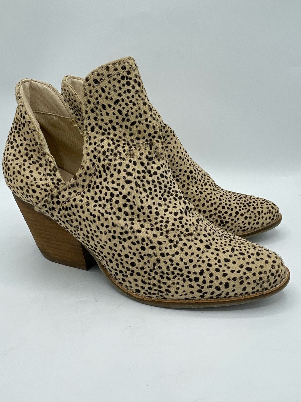 Coconuts by Matisse Trader Beige Cheetah Print Western Ankle Booties